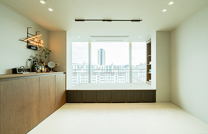 Interior Designer's 30-pyeong Apartment Interior