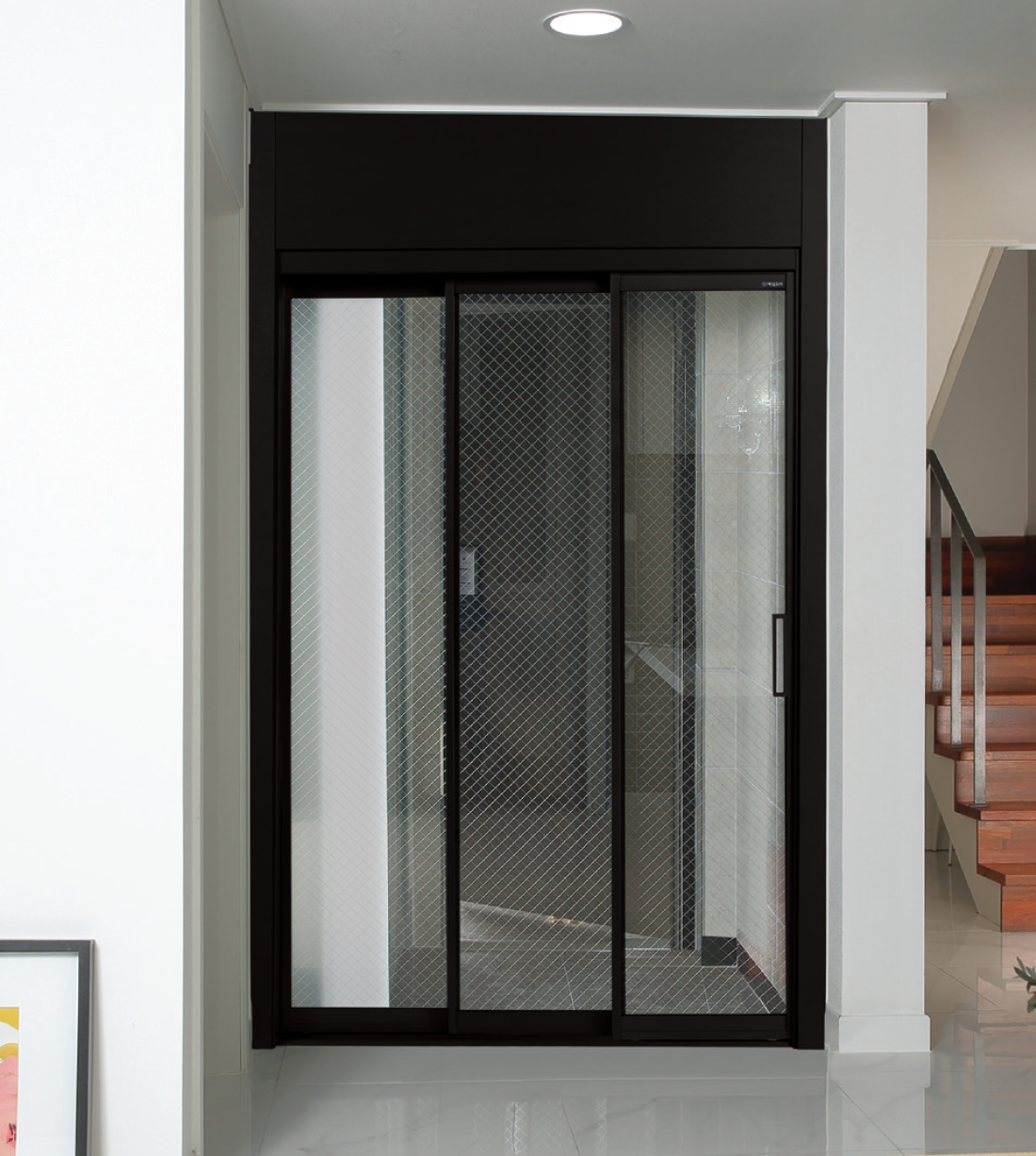 Super Slim 3-Interlocked Door (Hardware)