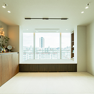Interior Designer's 30-pyeong Apartment Interior