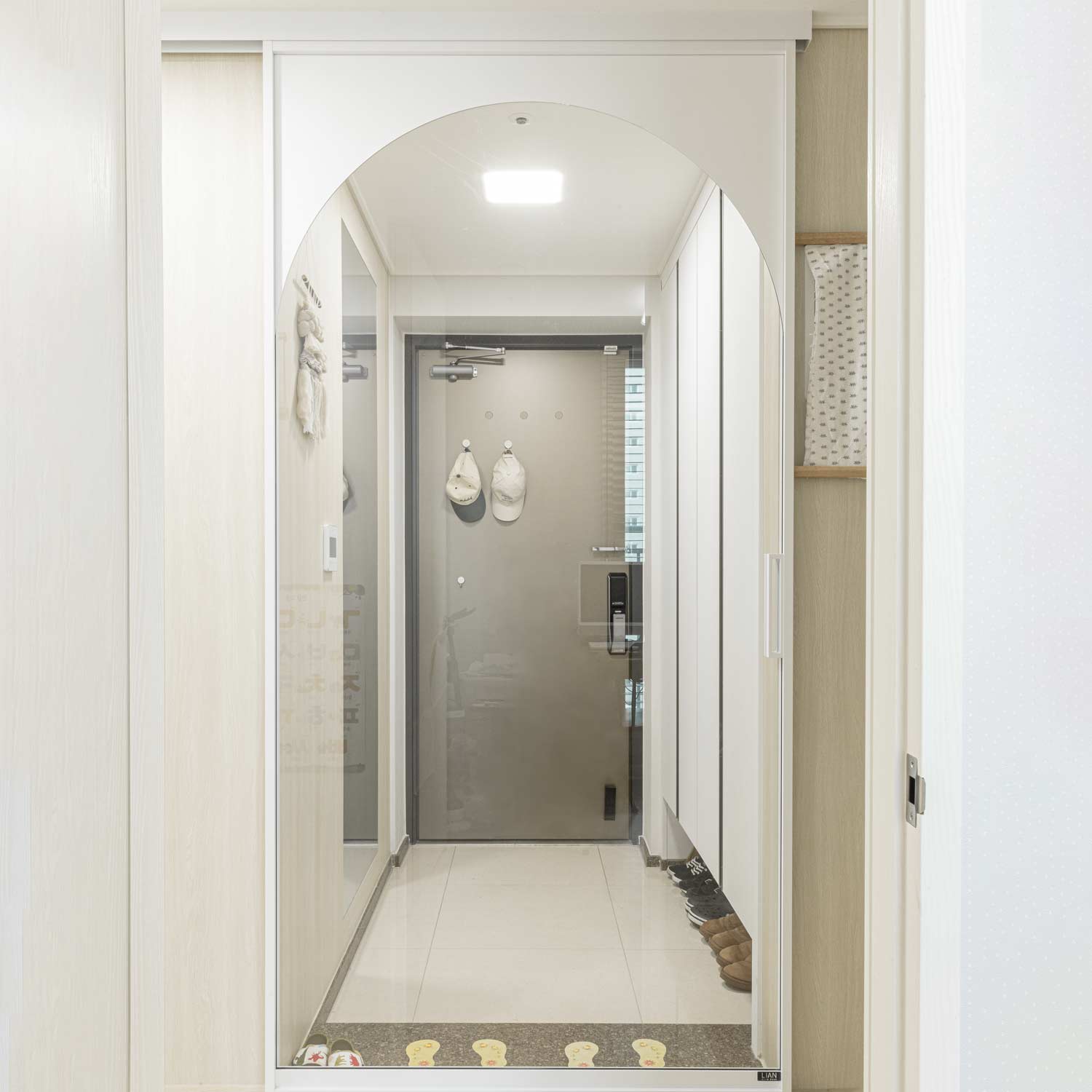  YERIM Arch Door Interior with Striking Soft Curves